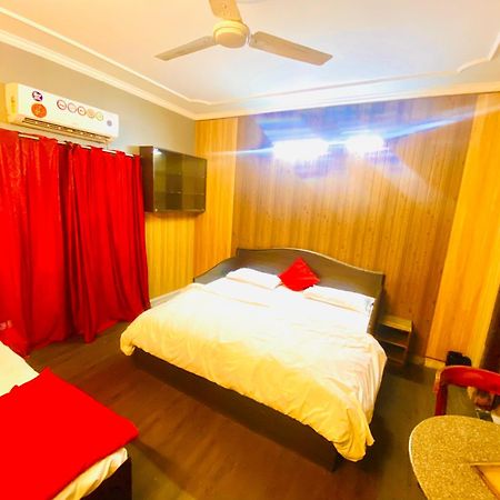 Hotel Osakataj à Agra  Extérieur photo