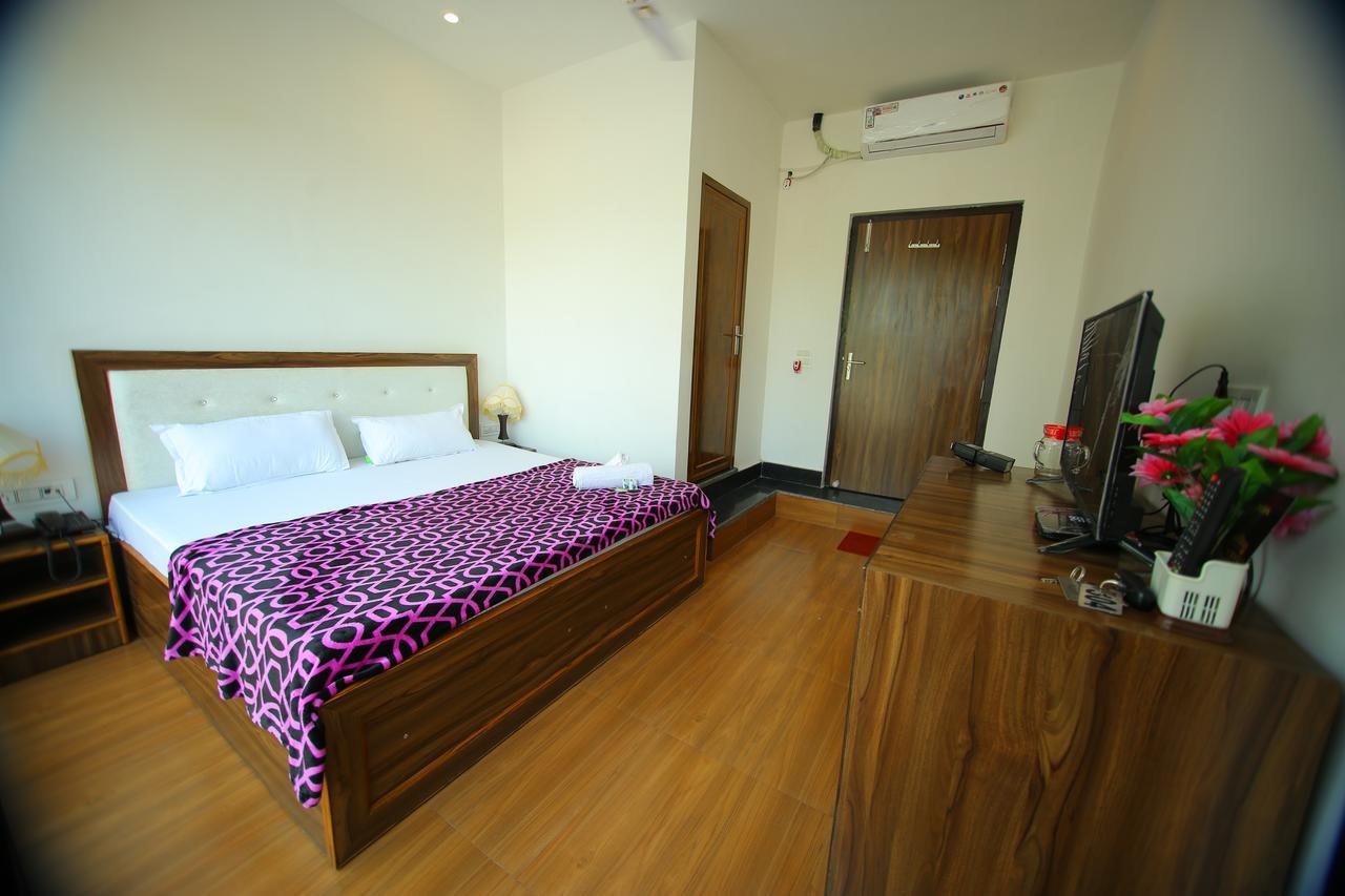 Hotel Osakataj à Agra  Extérieur photo